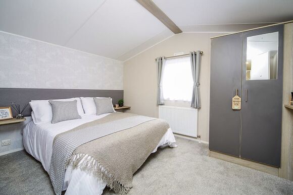 2 Bed Classic Caravan Pet - South Bay Holiday Park, Brixham