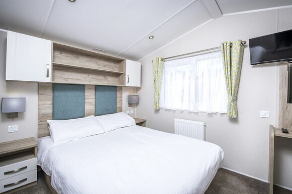 3 Bed Gold Plus Caravan - South Bay Holiday Park, Brixham