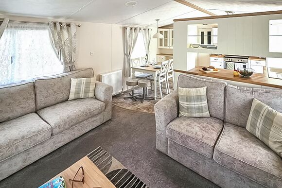 3 Bed Bronze Plus Caravan with Decking - South Bay Holiday Park, Brixham