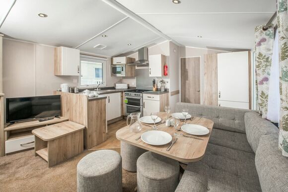 3 Bed Bronze Plus Caravan with Decking - South Bay Holiday Park, Brixham