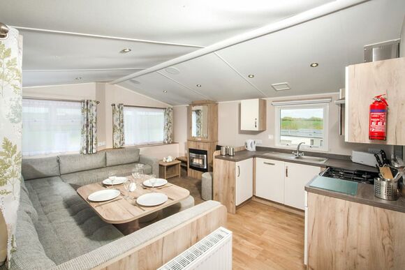 3 Bed Bronze Plus Caravan with Decking - South Bay Holiday Park, Brixham