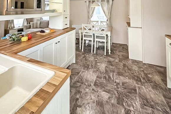 3 Bed Bronze Plus Caravan with Decking - South Bay Holiday Park, Brixham