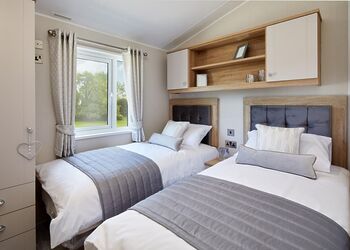 Hideaway 2 Bed Caravan Pet Friendly - Riverside Holiday Park, Southport