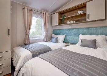 Hideaway 3 Bed Caravan Pet Friendly - Riverside Holiday Park, Southport