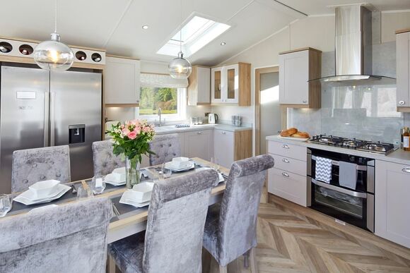 Hideaway 3 Bed Junior Lodge with Hot Tub - Riverside Holiday Park, Southport