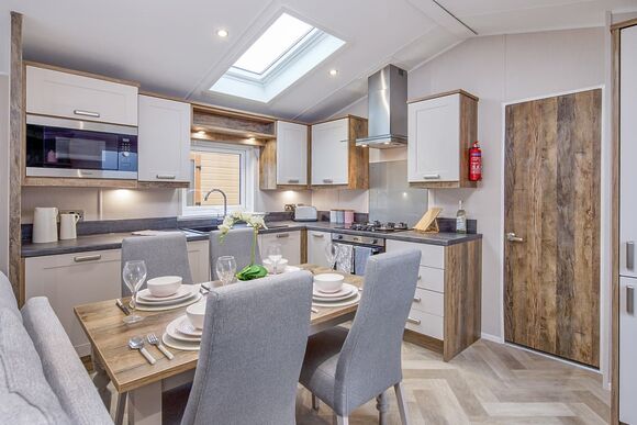 Hideaway 3 Bed Caravan Pet Friendly - Riverside Holiday Park, Southport