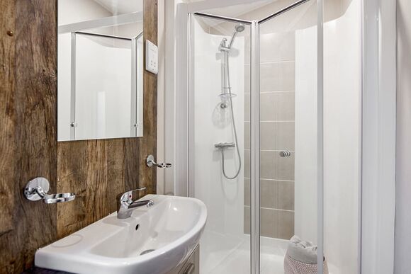 Hideaway 3 Bed Caravan Pet Friendly - Riverside Holiday Park, Southport