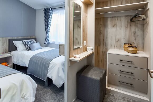 Hideaway 3 Bed Lodge with Hot Tub Pet Friendly - Riverside Holiday Park, Southport