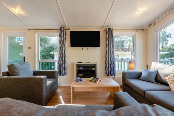 Superior Lodge, parking, ensuite, decking & SV 4 - Southerness, Southerness, by Dumfries