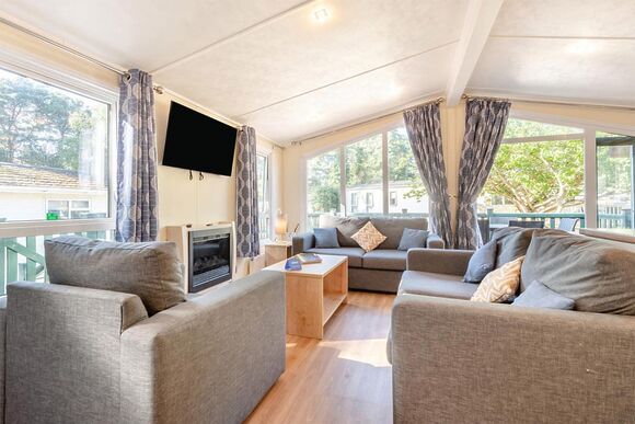 Superior Lodge, parking, ensuite, decking & SV 4 - Southerness, Southerness, by Dumfries