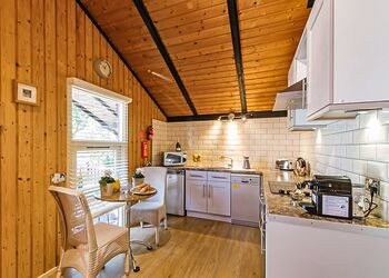 Lilleskov - Springwood Lodges, Harrogate