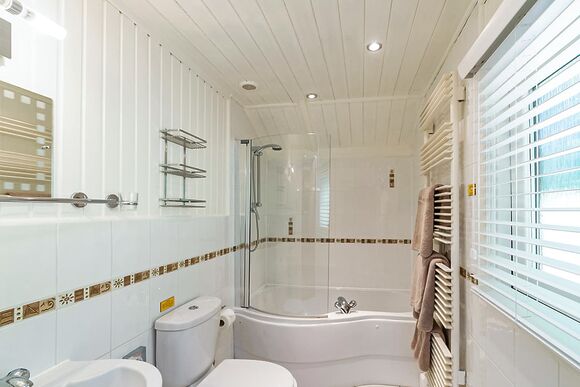 Lilleskov - Springwood Lodges, Harrogate