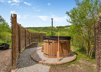 The Lakeside - St Andrews Lakes, Halling