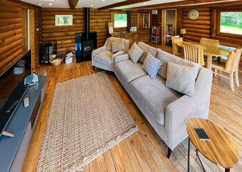 Willow Lodge - St Andrews Lakes, Halling