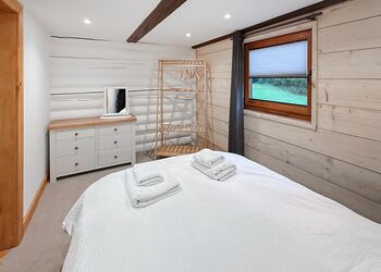 Willow Lodge - St Andrews Lakes, Halling