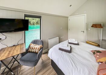 Point Lodge - St Andrews Lakes, Halling