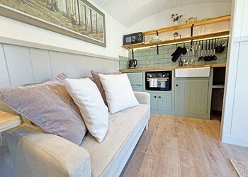 Partridge Lodge - St Andrews Lakes, Halling