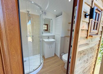 Partridge Lodge - St Andrews Lakes, Halling