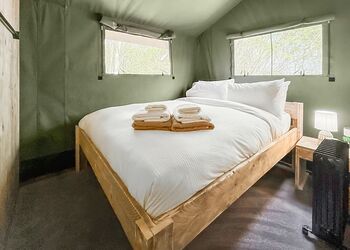 Goose Safari Lodge - St Andrews Lakes, Halling
