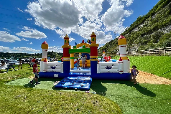 St Andrews Lakes, Halling