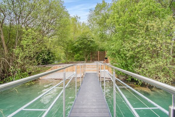 The Waterside - St Andrews Lakes, Halling