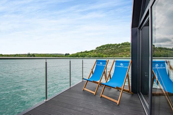 The Waterside - St Andrews Lakes, Halling