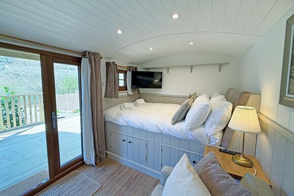 Partridge Lodge - St Andrews Lakes, Halling