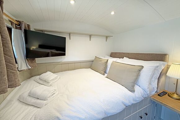 Partridge Lodge - St Andrews Lakes, Halling