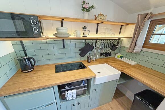Partridge Lodge - St Andrews Lakes, Halling