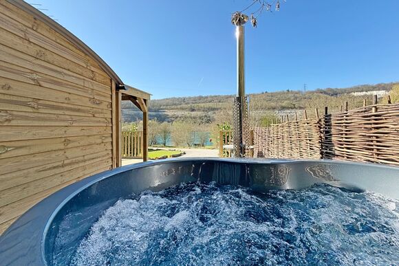 Partridge Lodge - St Andrews Lakes, Halling