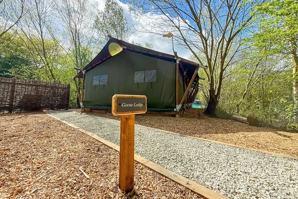 Goose Safari Lodge - St Andrews Lakes, Halling