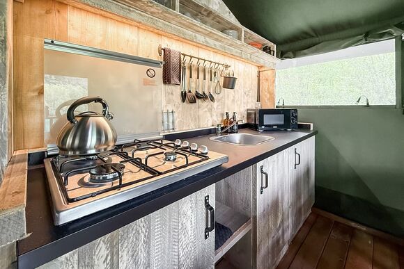 Goose Safari Lodge - St Andrews Lakes, Halling