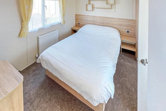 Gold  2 Caravan (Adapted)(Pet Friendly) - Steeple Bay, Southminster