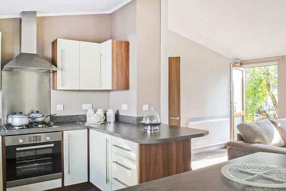 Platinum 2 Bedroom Pet Friendly Lodge - Stowford Farm Meadows, Combe Martin