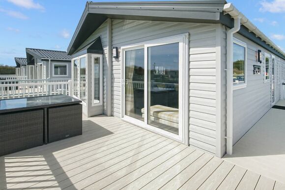 Platinum 3 Bedroom Lodge - Stowford Farm Meadows, Combe Martin