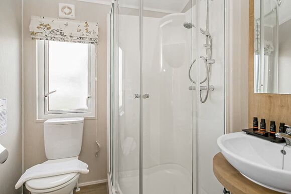 Platinum 3 Bedroom Pet Friendly Lodge - Stowford Farm Meadows, Combe Martin