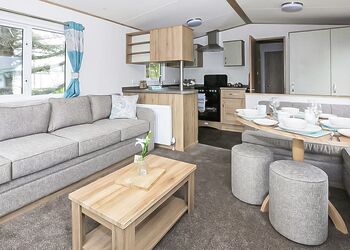 4 Berth Luxury Caravan With Hot tub Pet - St Helens Coastal Resort, Ryde