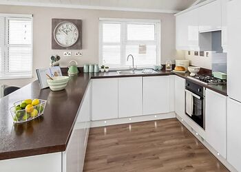 Indulgent 6 Berth Lodge Roof Terrace HT - St Helens Coastal Resort, Ryde