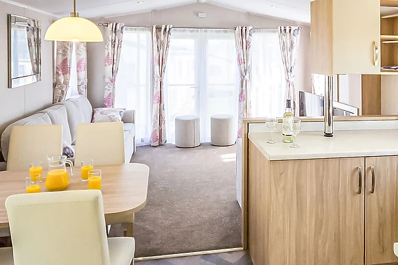 4 Berth Luxury Caravan With Hot tub (Pet) - St Helens Coastal Resort, Ryde