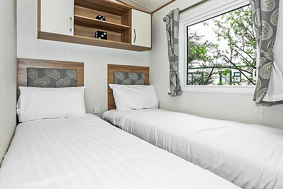 4 Berth Luxury Caravan With Hot tub (Pet) - St Helens Coastal Resort, Ryde
