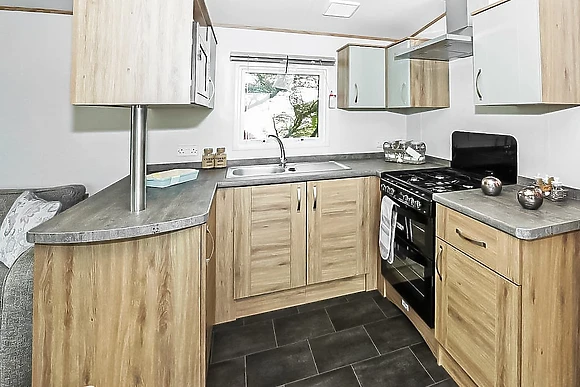 6 Berth Luxury Caravan 3 Bed With Hot Tub (Pet) - St Helens Coastal Resort, Ryde