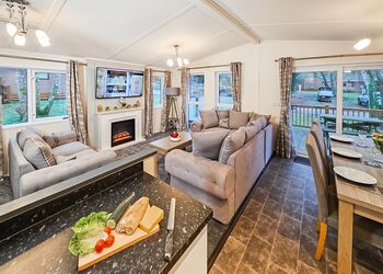 4 Bed Platinum Hot Tub Lodge - St Ives Holiday Village, Lelant, St Ives