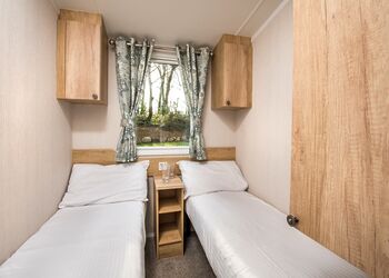 2 bed gold hot tub caravan lodge pet - St Ives Holiday Village, Lelant, St Ives