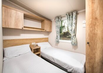 3 bed gold hot tub caravan lodge pet - St Ives Holiday Village, Lelant, St Ives