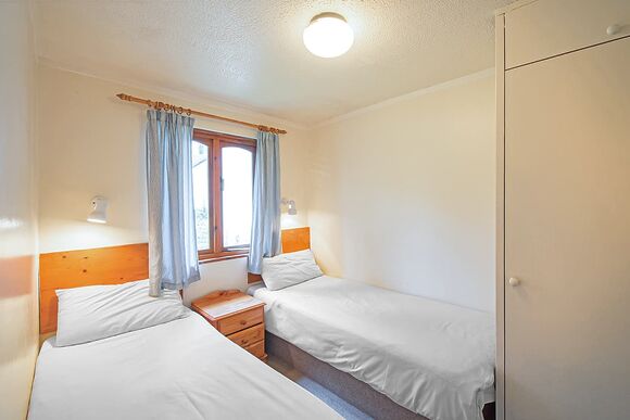 2 Bed Bronze Bungalow sleeps 4 - St Ives Holiday Village, Lelant, St Ives