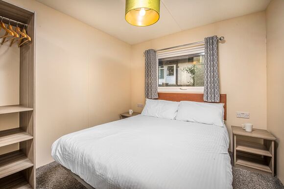 2 Bed Gold Chalet sleeps 4 - St Ives Holiday Village, Lelant, St Ives