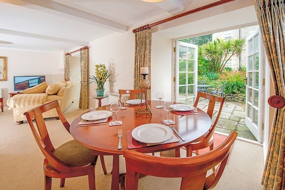 SI 2 Bed Kenegie Apartment (Sat)