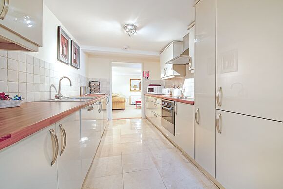 SI 2 Bed Kenegie Apartment (Sat)