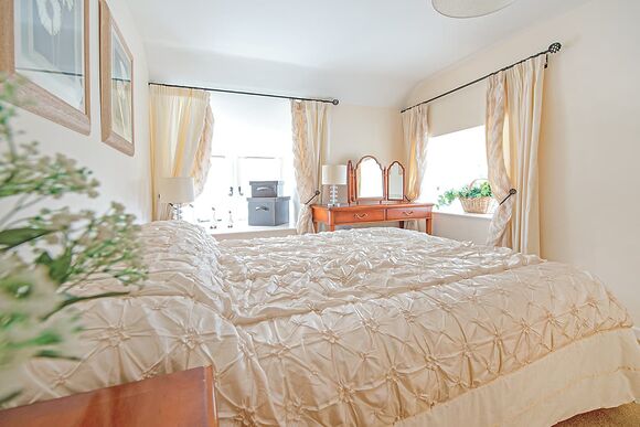 SI 2 Bed Kenegie Apartment (Sat)