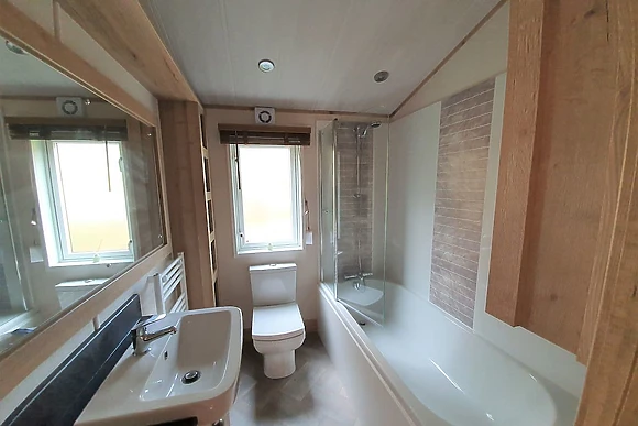 2 Bed Diamond Hot Tub Lodge 